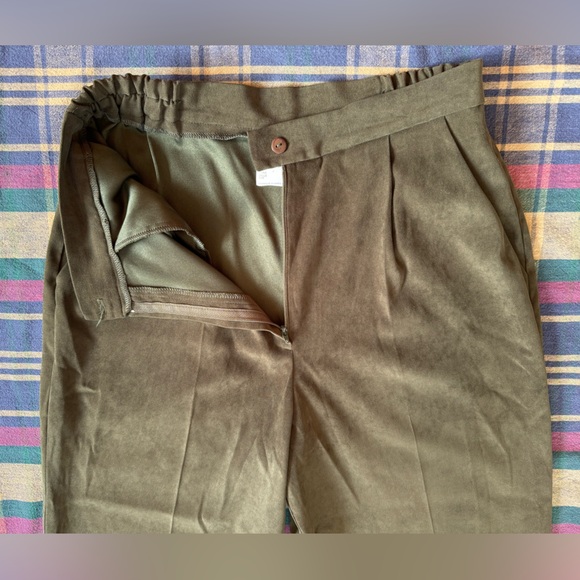 Vintage Pleated Green Trousers - Picture 6 of 13